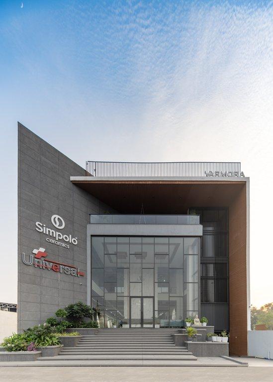 Universal Plus experience center